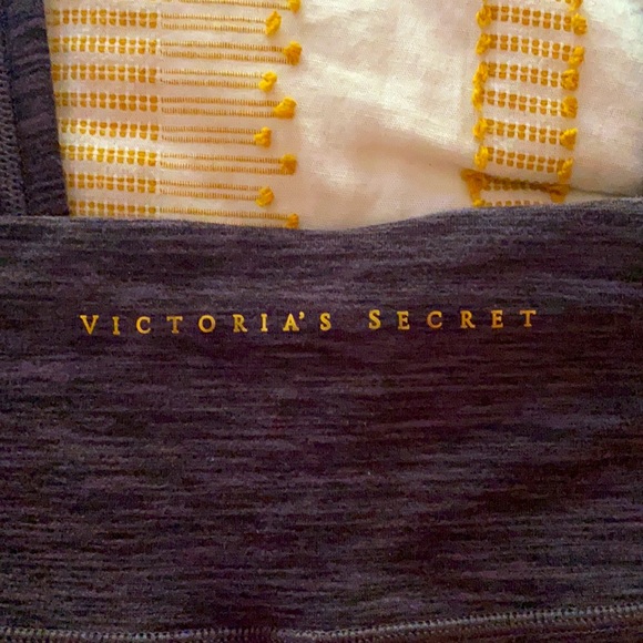 EUC perfect leggings - Picture 3 of 4